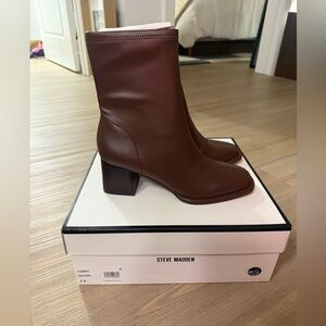 NWT Steve Madden Faux leather Pammy brown bootie - size 7.5